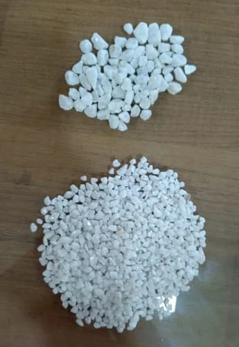 White Marble Stone Chips (Large) - manufacturer & supplier in India